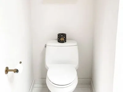 How to Replace a Toilet Seat